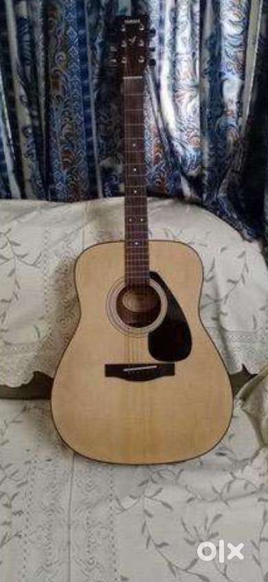 Yamaha F280 guitar for selling