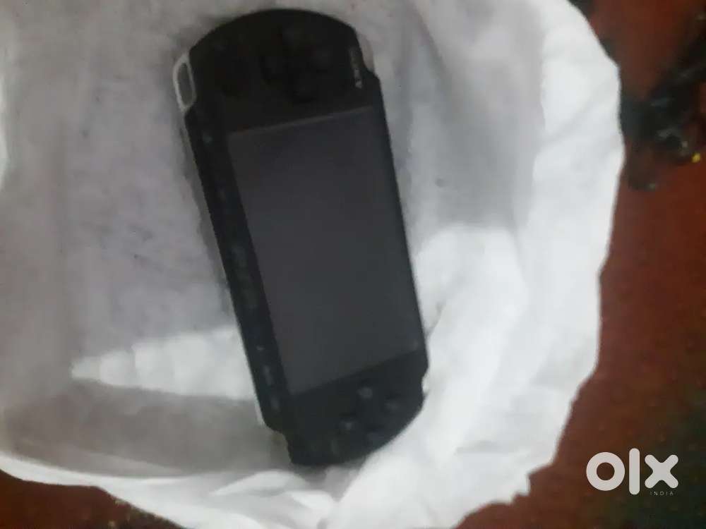 PSP 3000 piano black