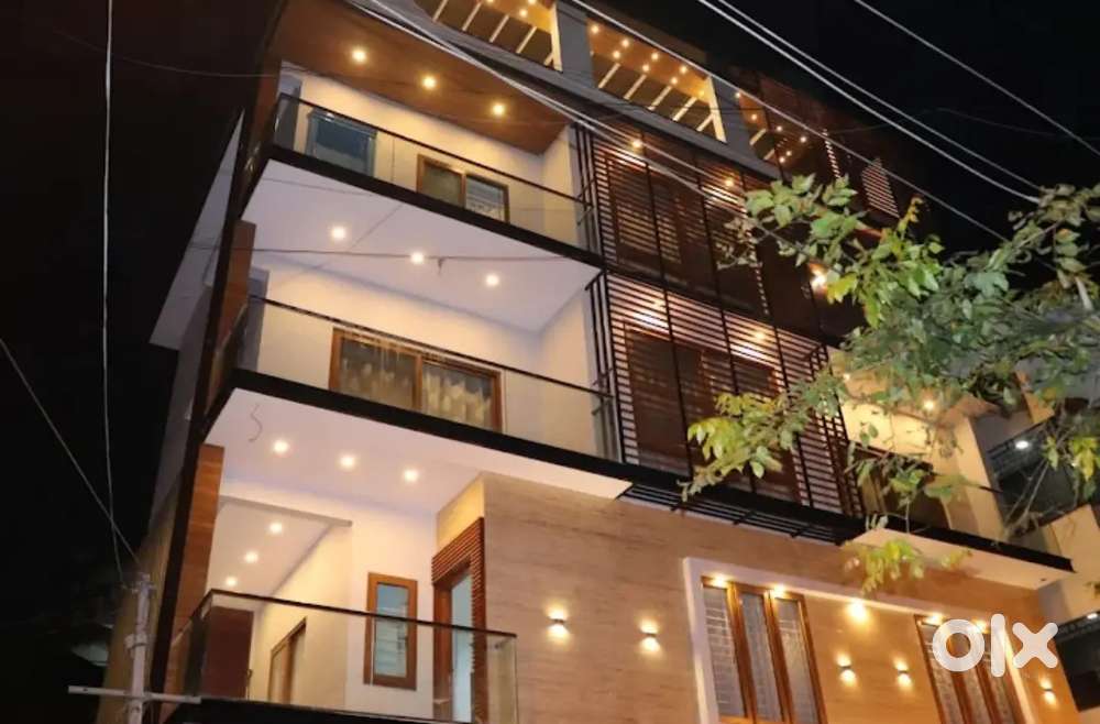 Luxurious Independent House for Sale in Railway Colony,