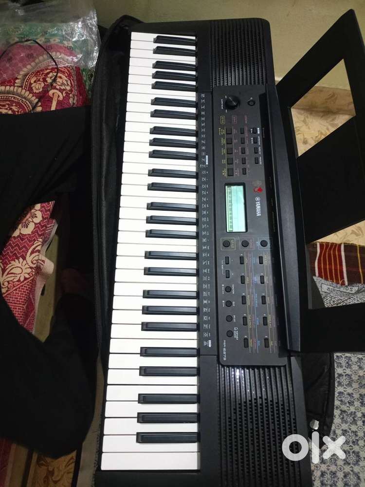 YAMAHA psr e273