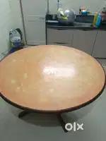 Dining table 4FT round