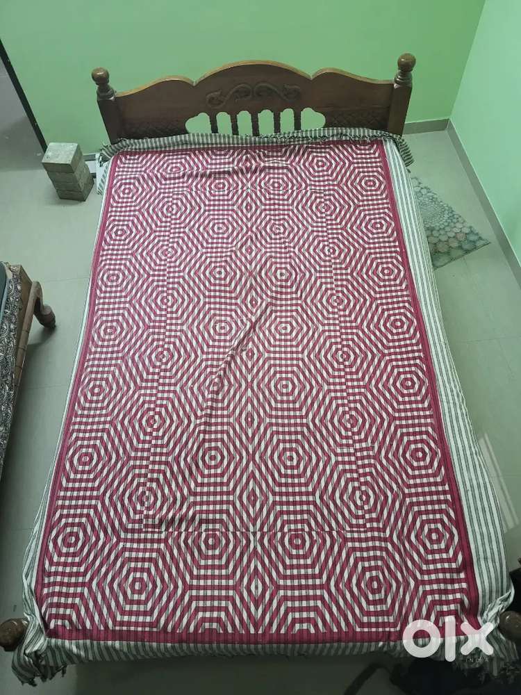 Queen size bed with mattress