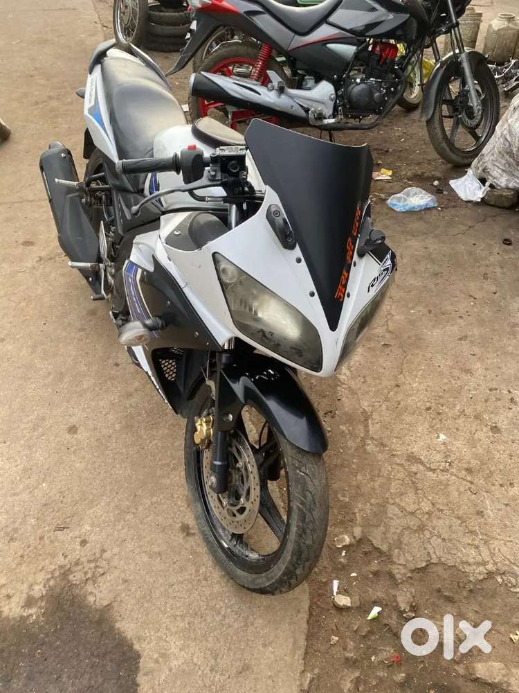 Yamaha R15 sport bike