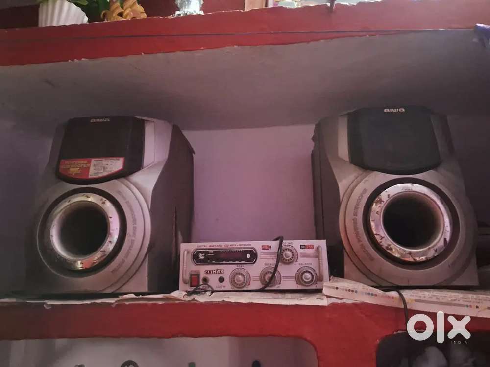 Aiwa dj with amplifier