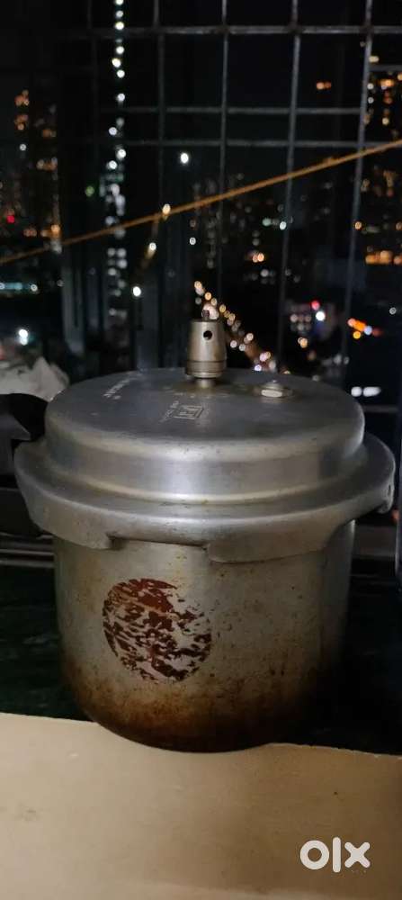 Tuffware pressure cooker