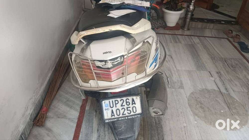 WhiteMaestro edge best scooty