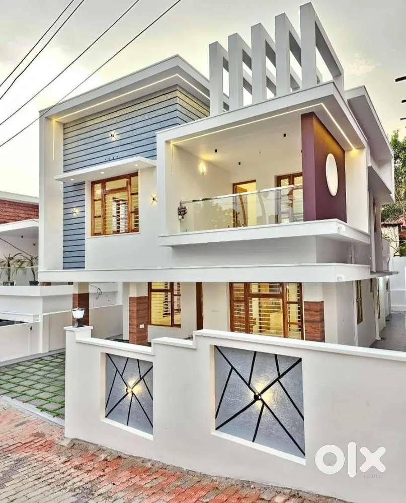 BRAND NEW 4BHK READY TO MOVE HOUSE PEROORKADA RED BREAK CONSTRUCTIONS