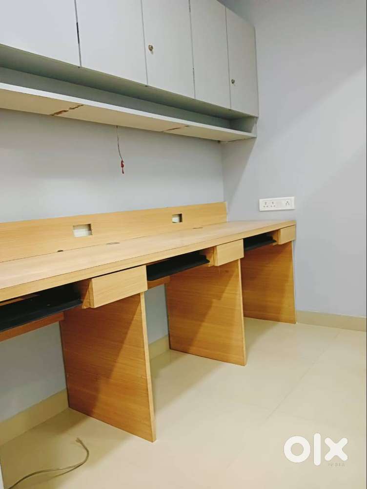 fullly furnished office space available for rent