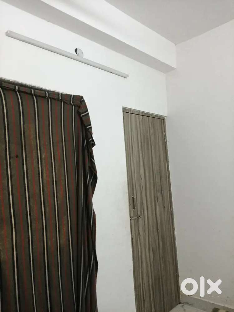 1BHK near by 39 Bus stand 1 minutes market area