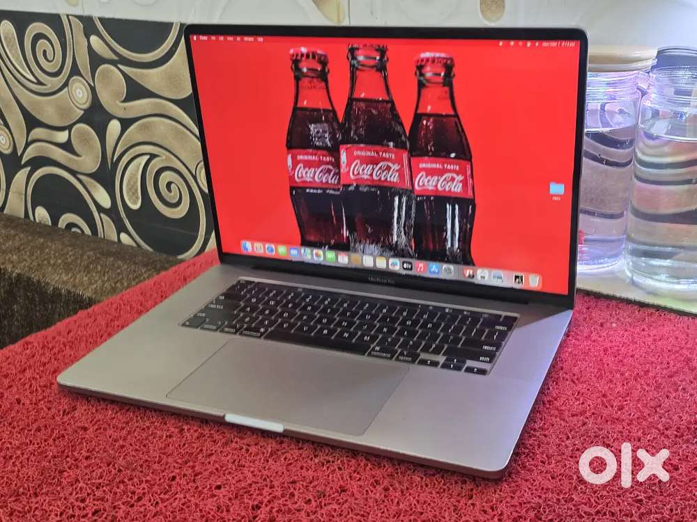 Apple Macbook Pro 2020 i7 16gb 512gb 5.5gb Graphics 16inch Retina