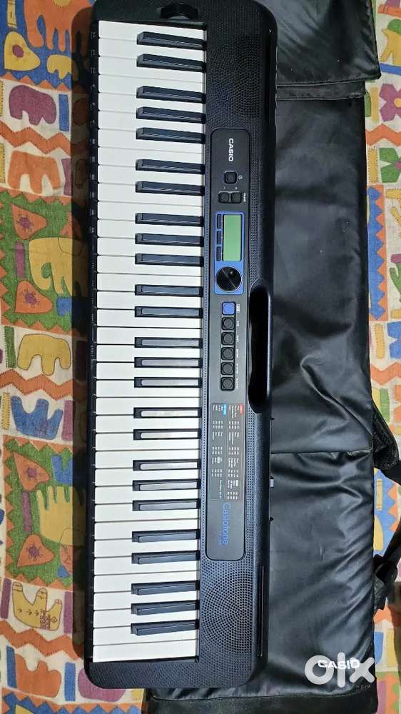 CASIO CTS300 Musical Keyboard