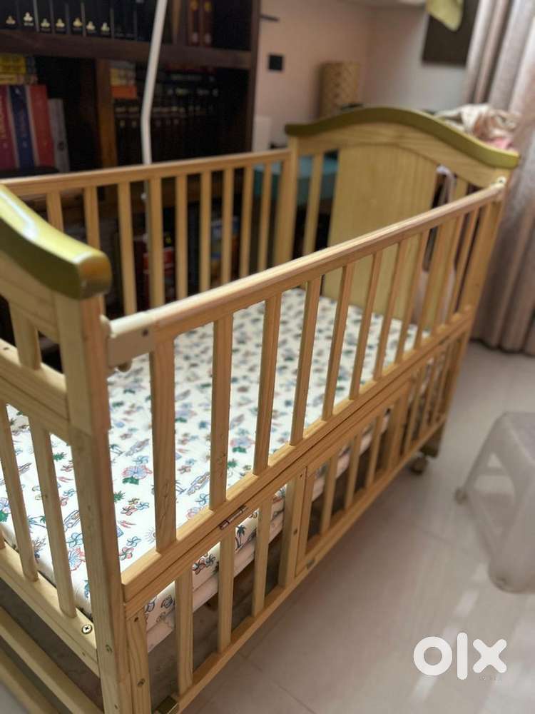 Baby cot 4 feet