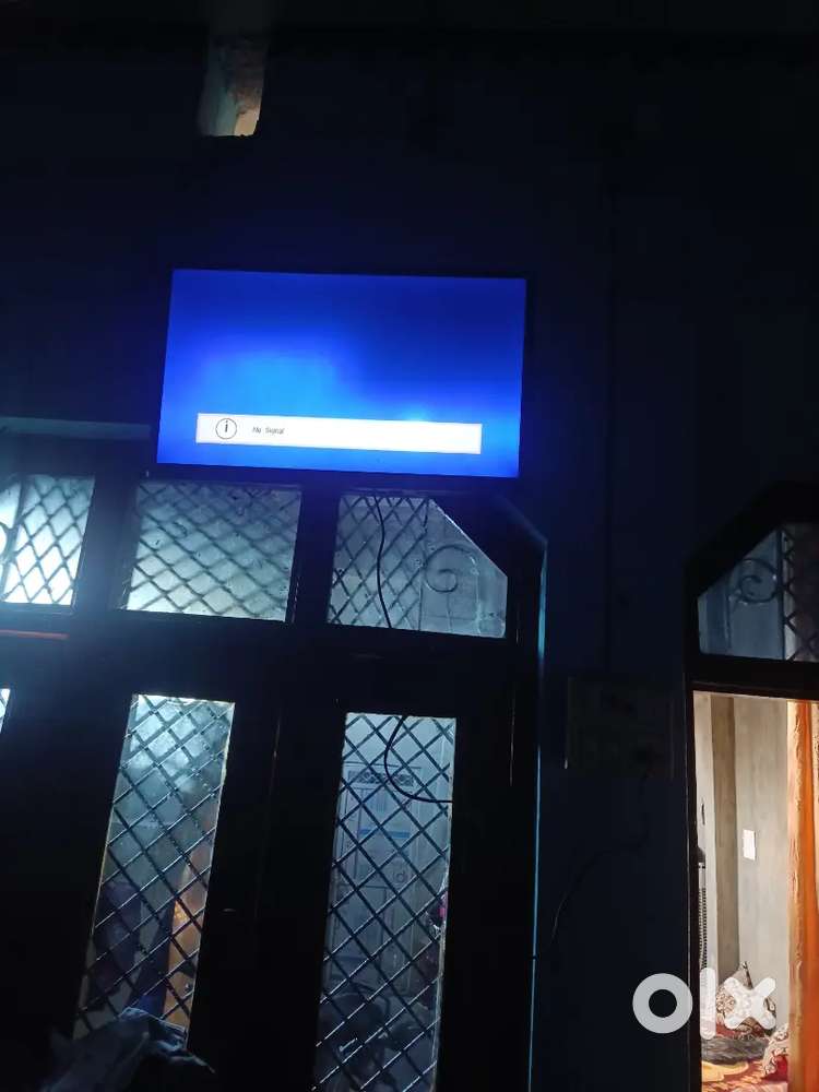 Phlips . 32 inch. Led  plus airtel hd. Box