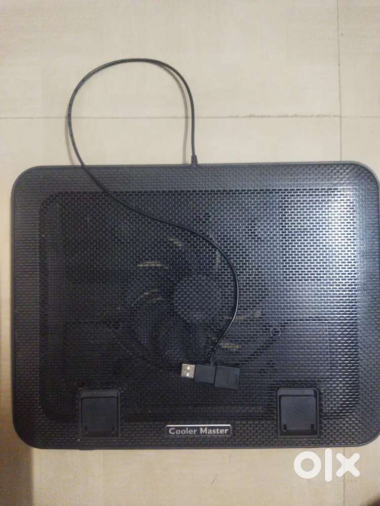 Laptop cooling stand