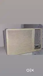 Window AC for sale in good and working condition