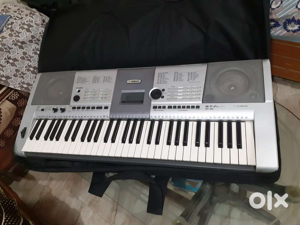 Yahama keyboard PSR 425