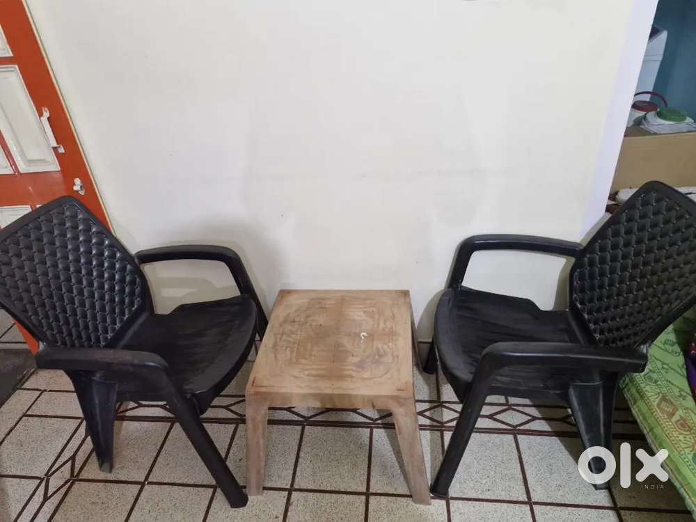 2 Chair 1 table
