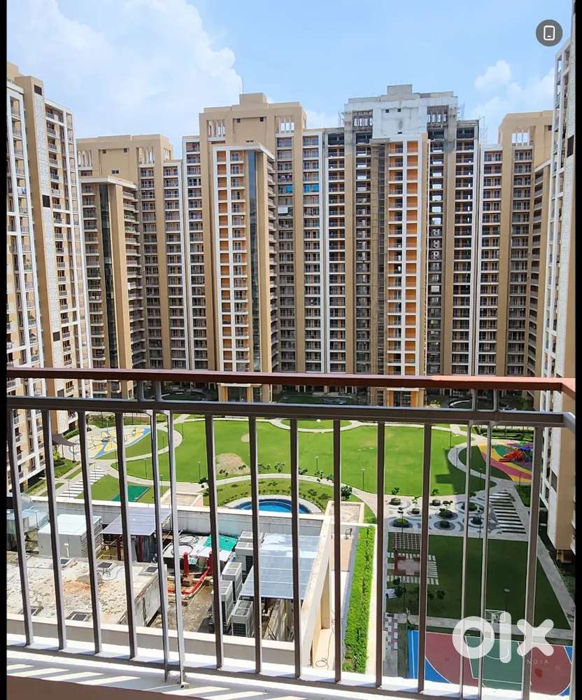 FULLY FURNISHED 3 BHK FLAT WITH COVERED PARKING