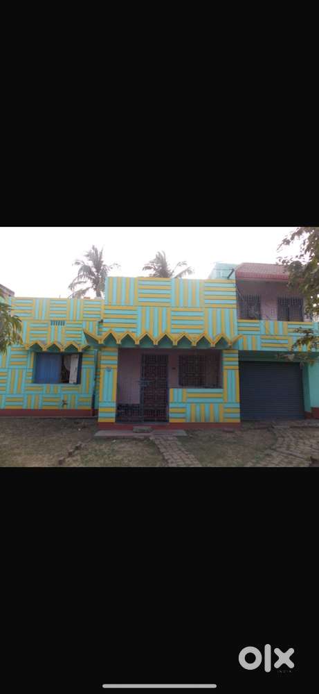 1.5 storey building on 8 khatta land