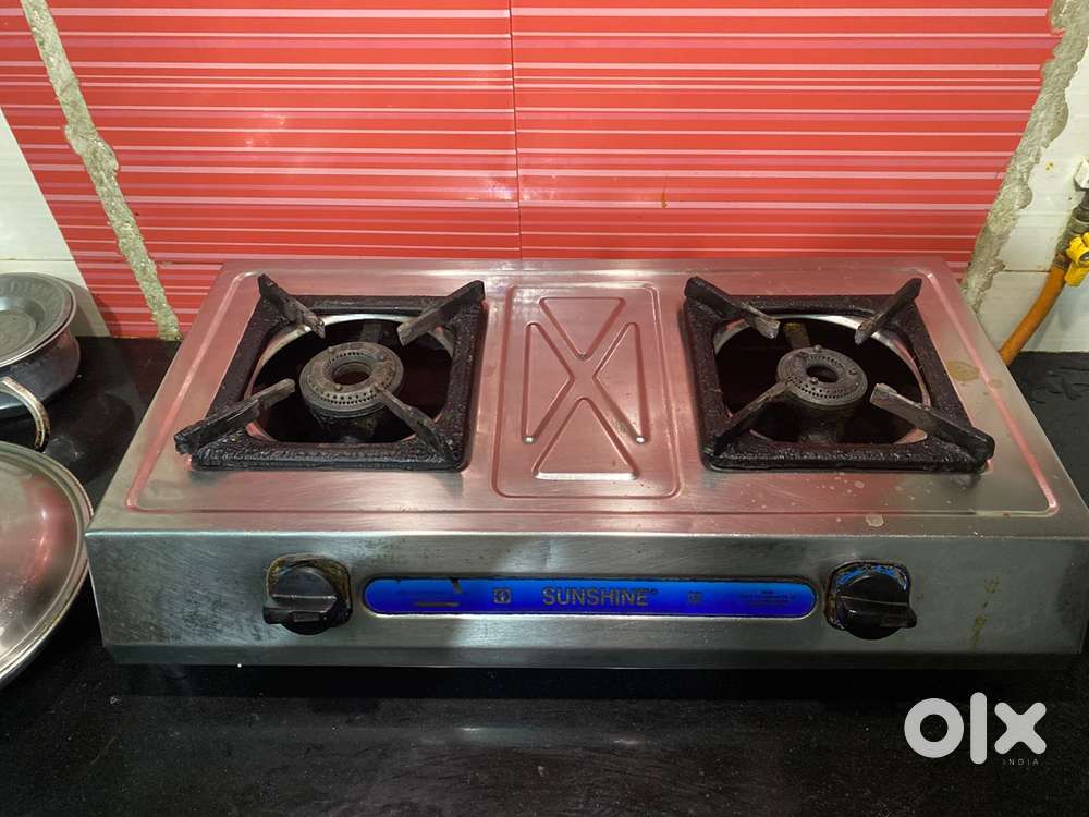 GAS STOVE in good condition 2 burner