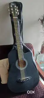 Guitar rare used 3 yrs old