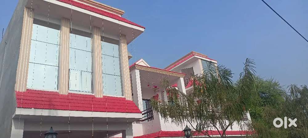 For girls -Single room/1bhk at dewaroad.