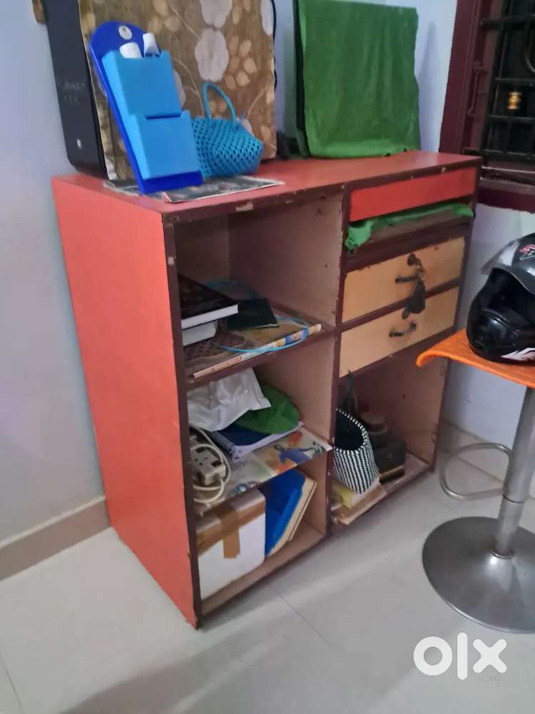 Plywood rack,showcase glass and small cash counter for 10×15 shop size
