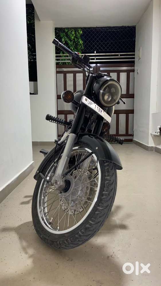 Royal Enfield Classic 350 (Black)