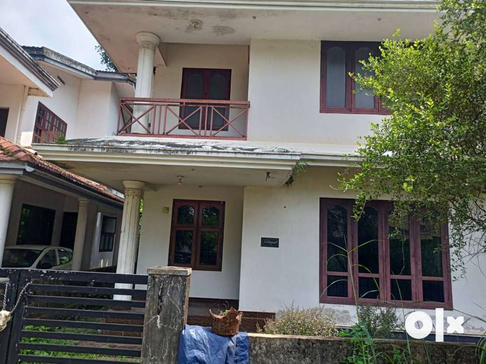HOUSE FOR SALE 4 CENT LAND 2 BEDROOMS TWO STORIED NEAR RAILWAY STATION