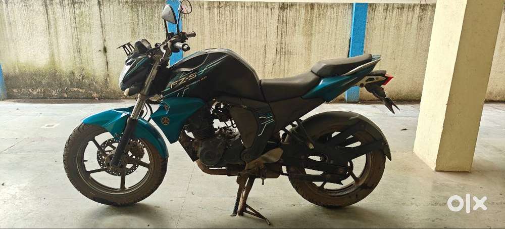 Yamaha FzSFI, blue colour