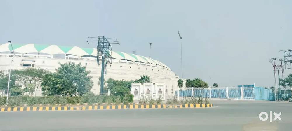 इकाना स्टेडियम के नजदीक आवासीय प्लॉट बैंक लोन दाखिल खारिज