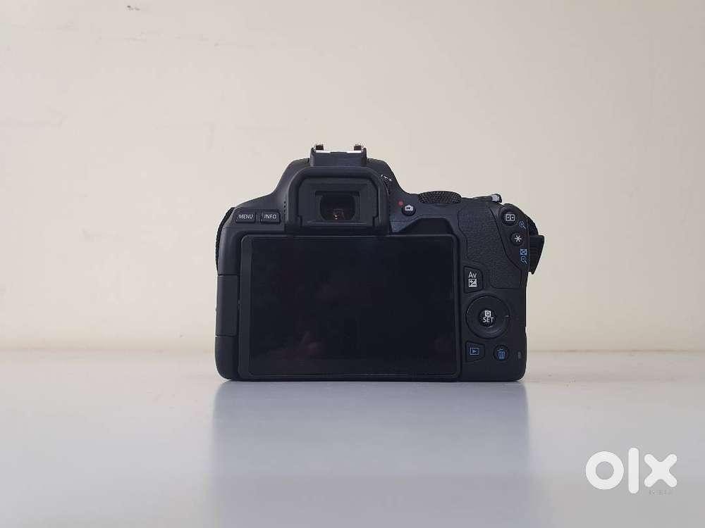 Canon EOS 200D II Digital SLR Camera with EF-S 18-55mm f4 is STM Lens