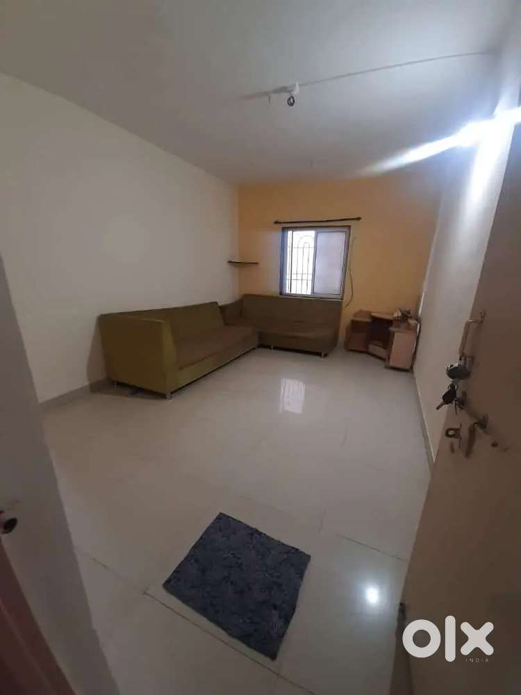 Shiv smruti appartment - Near Priyadarshani school - Gulabnagar