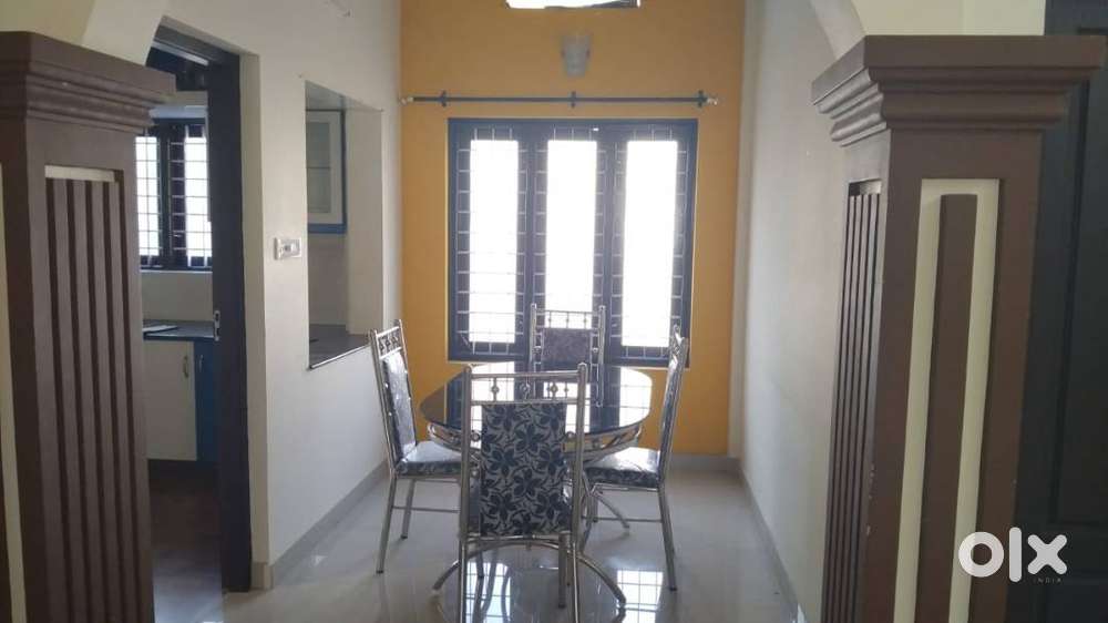 FOR BACHELORS OR FAMILY 2 BHK FULLY FURNISHED 2ND FLOOR. 1 AC .
