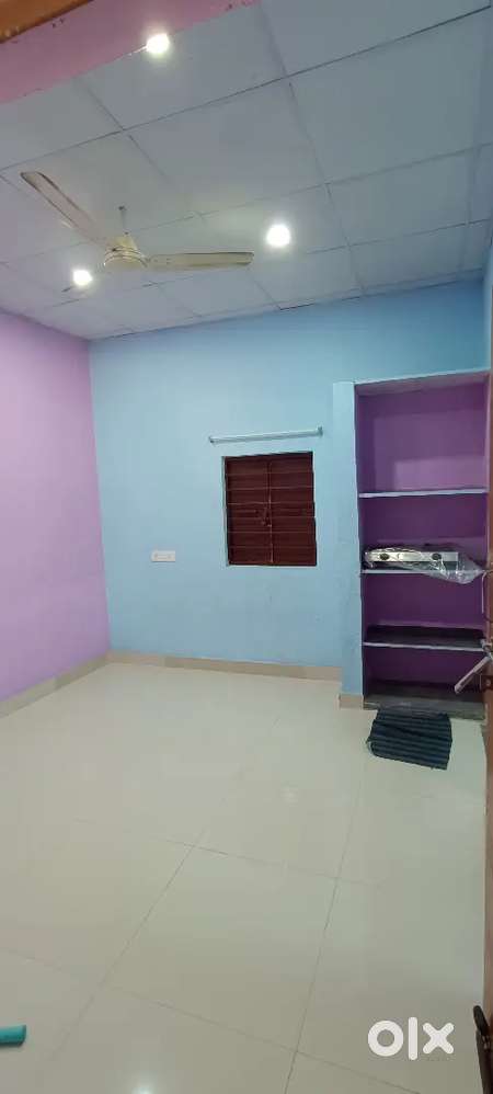 1RK for small family /2 working leads /2 bachlar girls