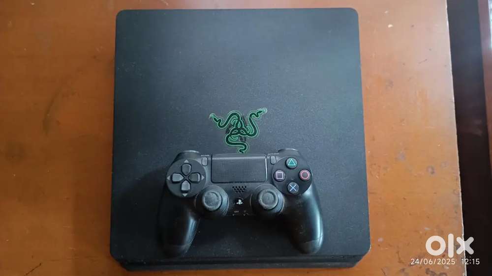PS 4 slim 1 tb immaculate condition not used