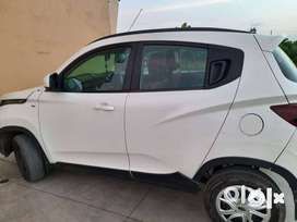 Mahindra Kuv 6k 5 sit