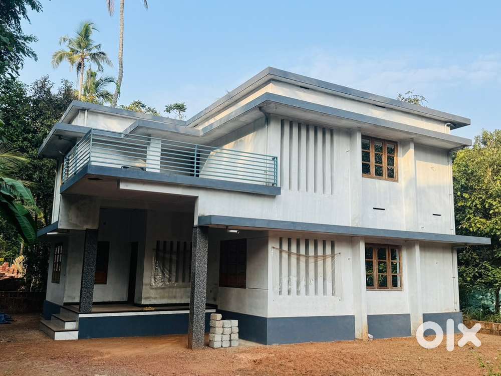 7 or 12 cent plot, 3 bedroom attached, attached well, open kitchen