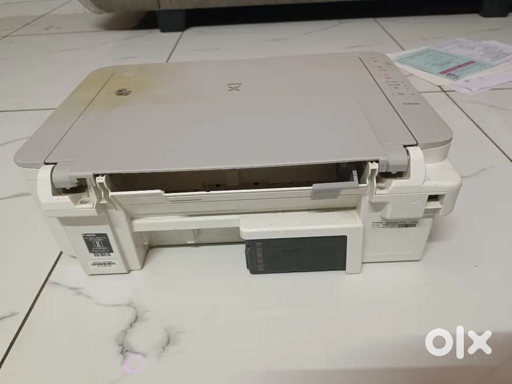 BALCK AND COLOURPRINTER