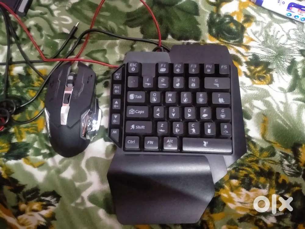 Gaming free fire item small keyboard or mouse with light