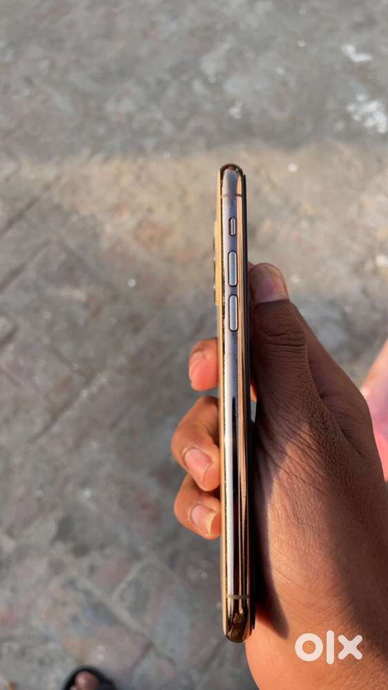 Iphone 11 pro gold colur 64 gb dislay channge face id issue baki ok aa