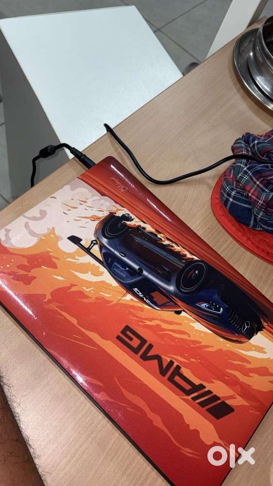 Dell i5 7 th gen 8 gb /256 gb touch screen