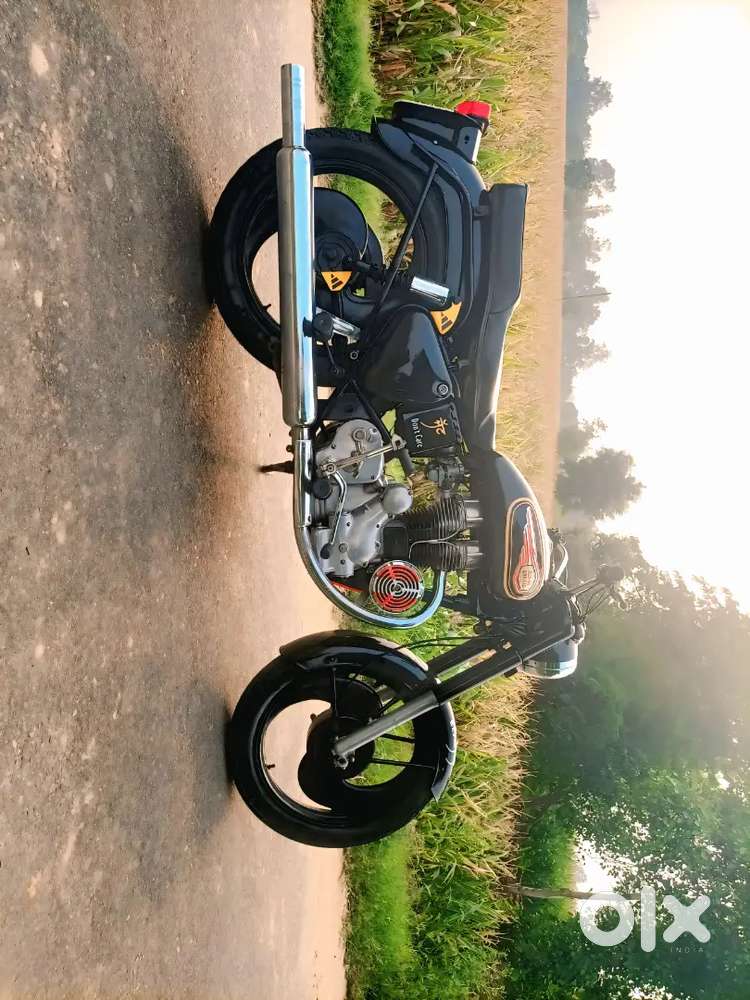 Royal Enfield bullet bilkul saaf