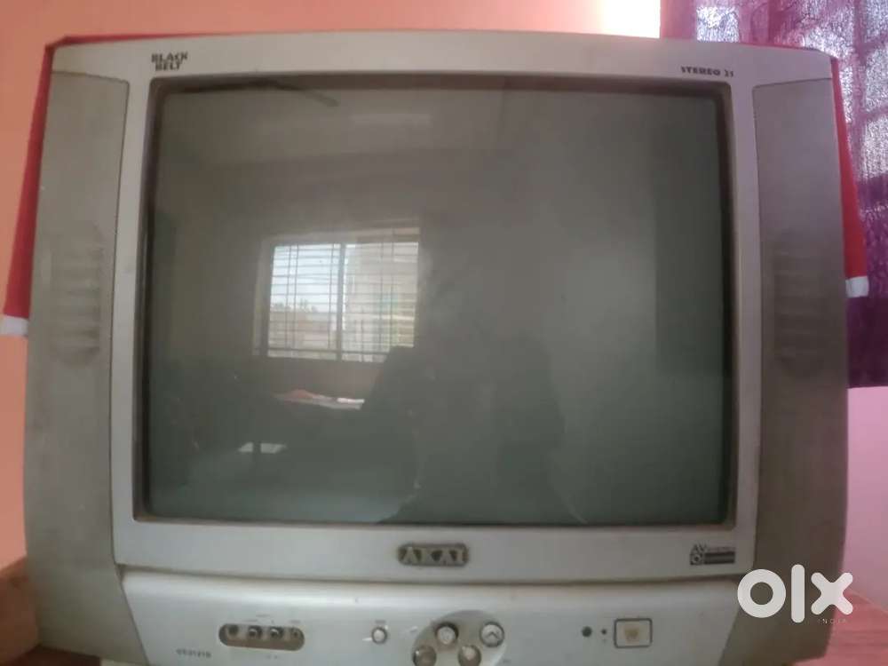 Akai tv 8 years old