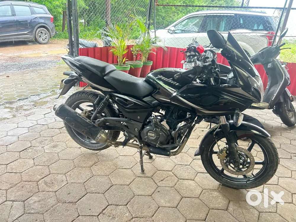 Bajaj pulsar 220 f in good condition