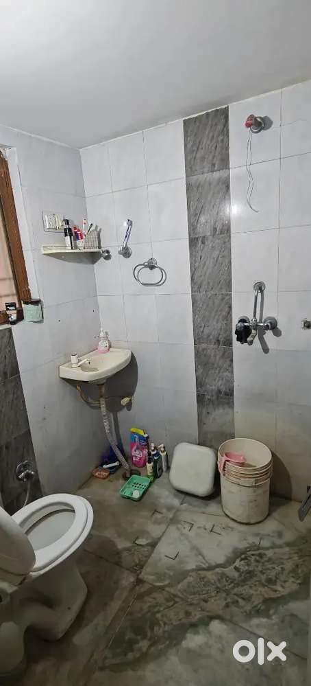 2 bhk house one room on rent