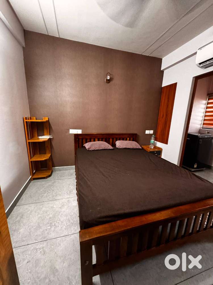 #1 BHK Fully Furnished Flat for Rent – Near Infopark