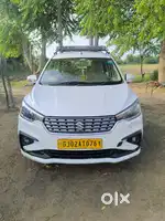 Driving licence wala hai chaie.