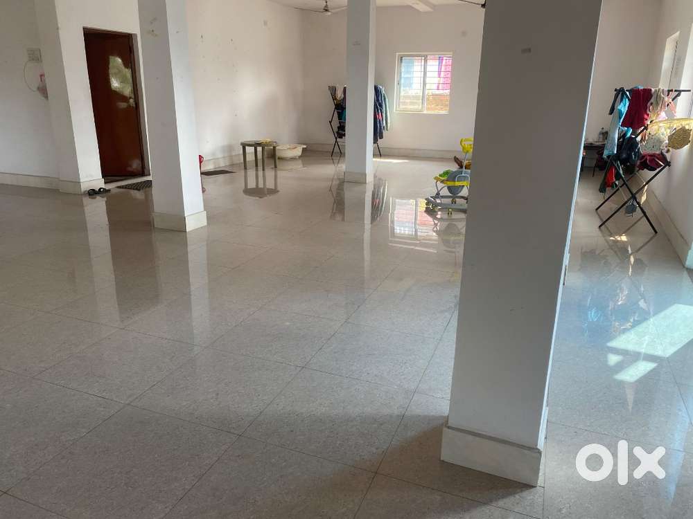 Independent house floor