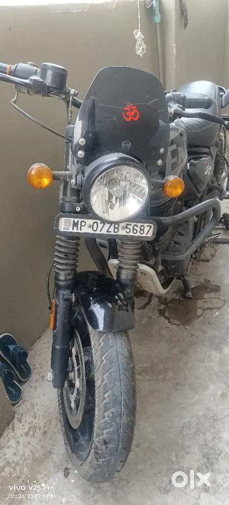 Single hand Hai gadi